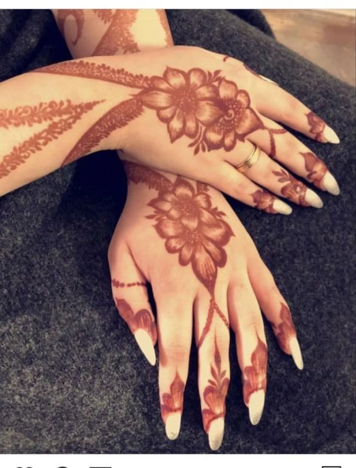 رواية أقنعة من ورق
